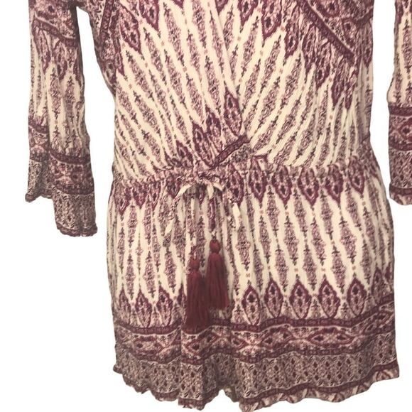 En Creme 3/4 sleeve purple & white rayon romper shorts size medium - Picture 4 of 9